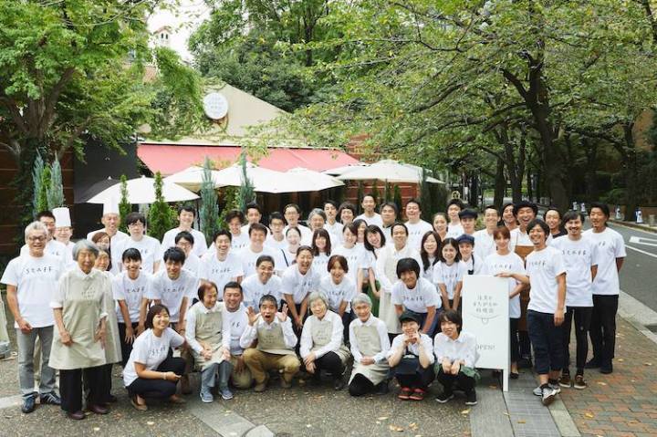 ภัตตาคารที่มีแต่ความผิดพลาดแต่ไม่เคยขาดรอยยิ้มและเสียงหัวเราะ