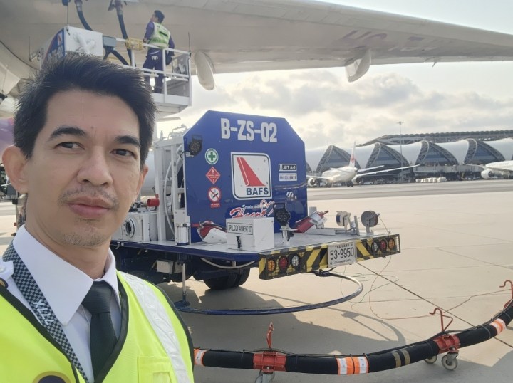 วันนี้มาเป็นเด็กปั๊มครับหน้าต้องเข้มหน่อย 😁