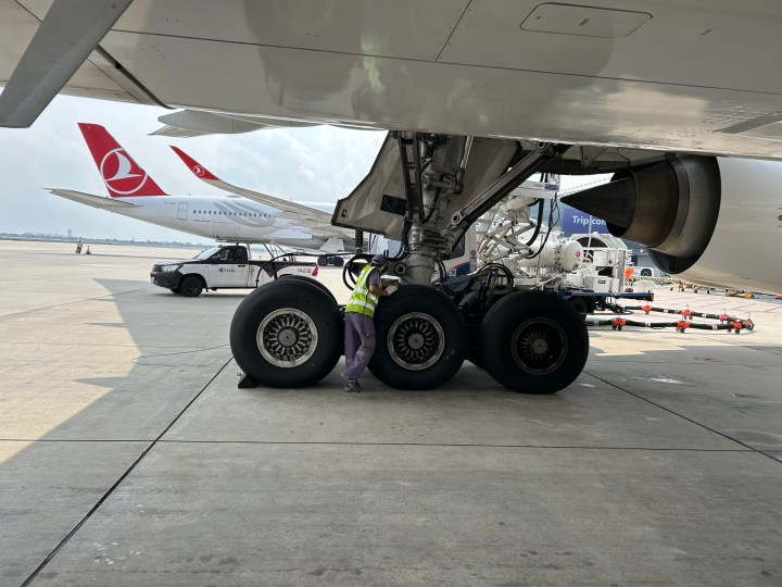 📣 ใกล้สงกรานต์อย่าลืมเช็คสภาพยางกันด้วยนะครับ